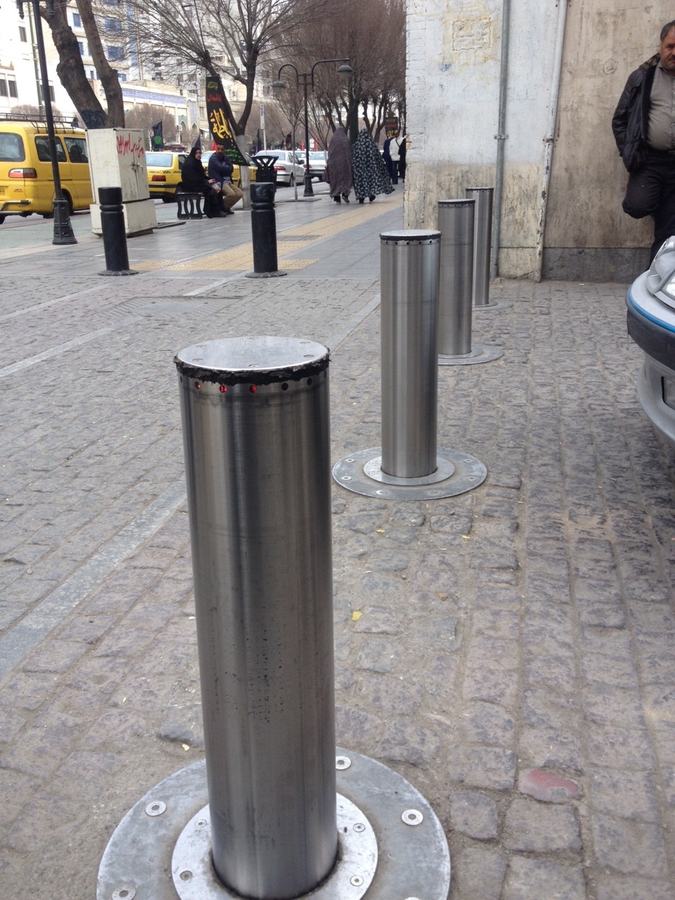 راهبند ستونی – بولارد – Bollard