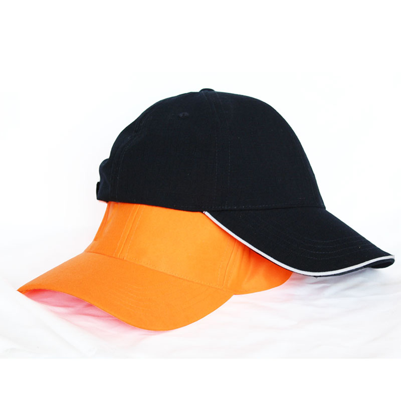 کلاه نارنجی، سیاه و سفید